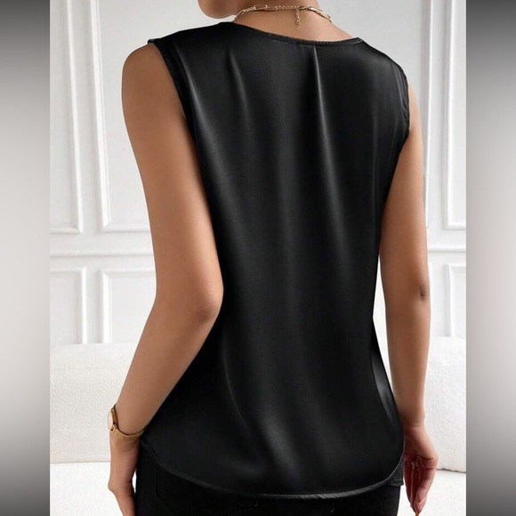 Luxe V neck sleeveless blouse - Picture 7 of 16